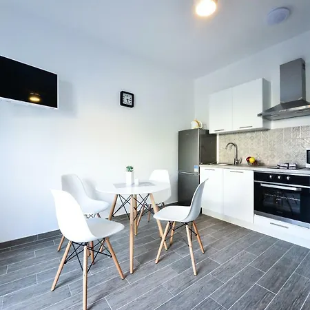 Apartman Ab *